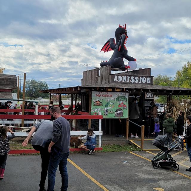 Don-O-Ray Front Entrance Line up